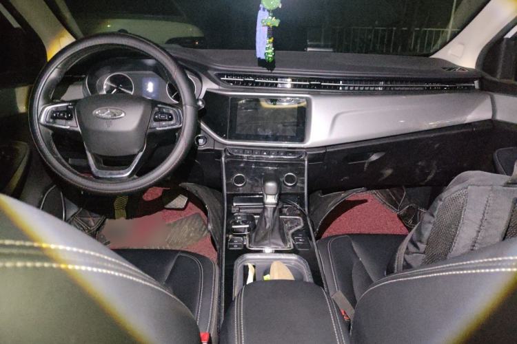 Used Chery Arrizo 5 2019 1.5L CVT New Freedom Edition China VI Standard Center Console