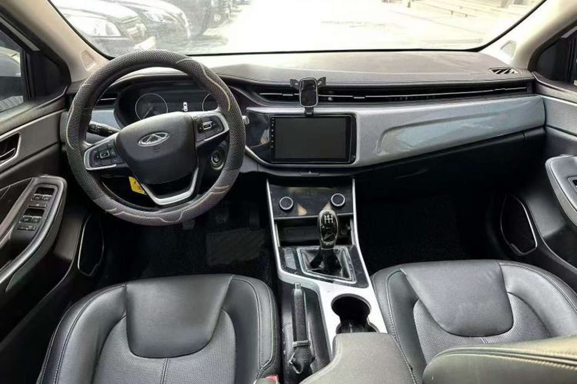 Used Chery Arrizo 5 2019 Facelifted PRO 1.5L Manual Youth Edition China VI Standard Center Console