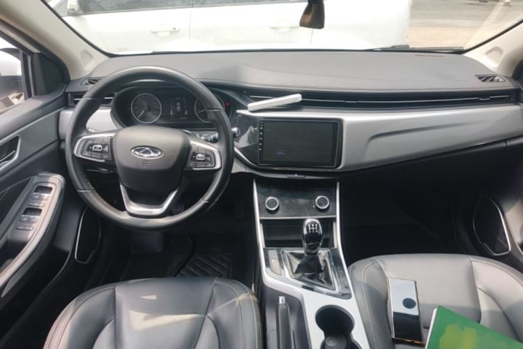 Used Chery Arrizo 5 2019 Facelifted PRO 1.5L Manual Youth Edition China VI Standard Center Console