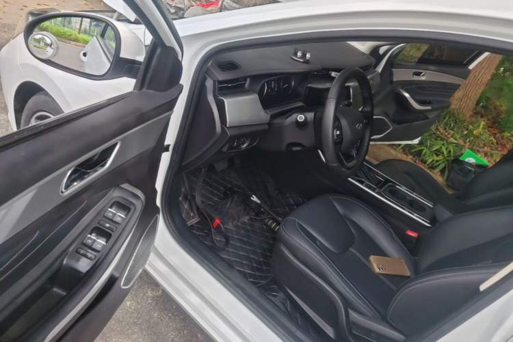 Used Chery Arrizo 5 2019 Revised PRO 1.5L CVT Youth Edition China VI Standard Driver Seat