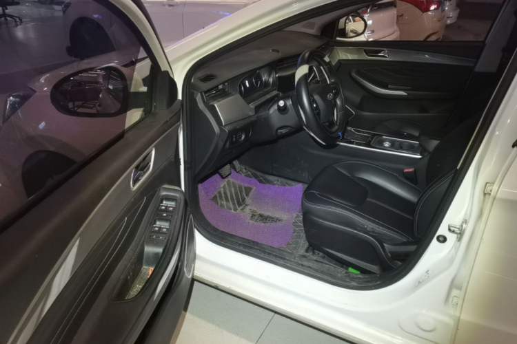 Used Chery Arrizo 5 2019 Revised PRO 1.5L CVT Youth Edition China VI Standard Driver Seat