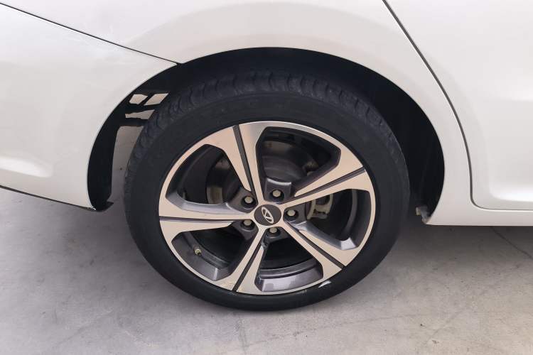 Used Chery Arrizo 5 2019 Facelifted PRO 1.5L Manual Youth Edition China VI Standard Exterior 5