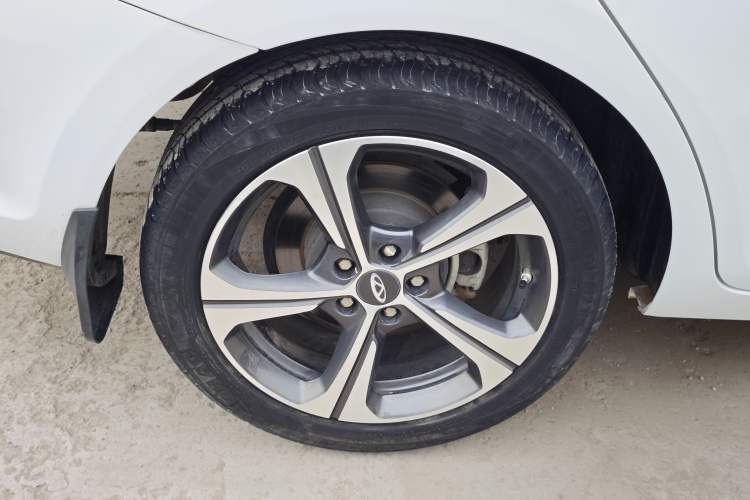 Used Chery Arrizo 5 2019 Facelifted PRO 1.5L Manual Youth Edition China VI Standard Exterior 5