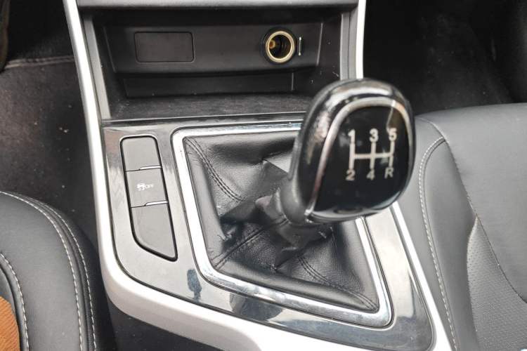Used Chery Arrizo 5 2019 Facelifted PRO 1.5L Manual Youth Edition China VI Standard Gear Lever