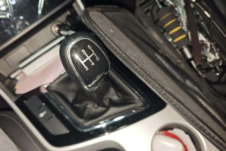 Used Chery Arrizo 5 2019 Facelifted PRO 1.5L Manual Youth Edition China VI Standard Gear Lever