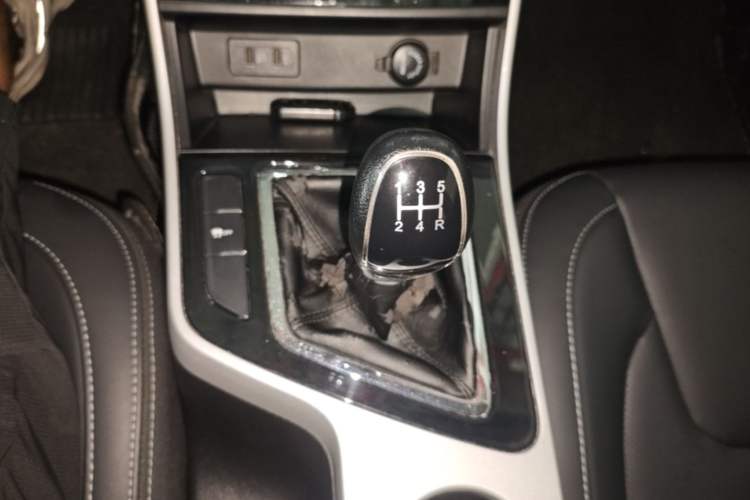 Used Chery Arrizo 5 2019 PRO 1.5L Manual Comfort Edition China VI Gear Lever