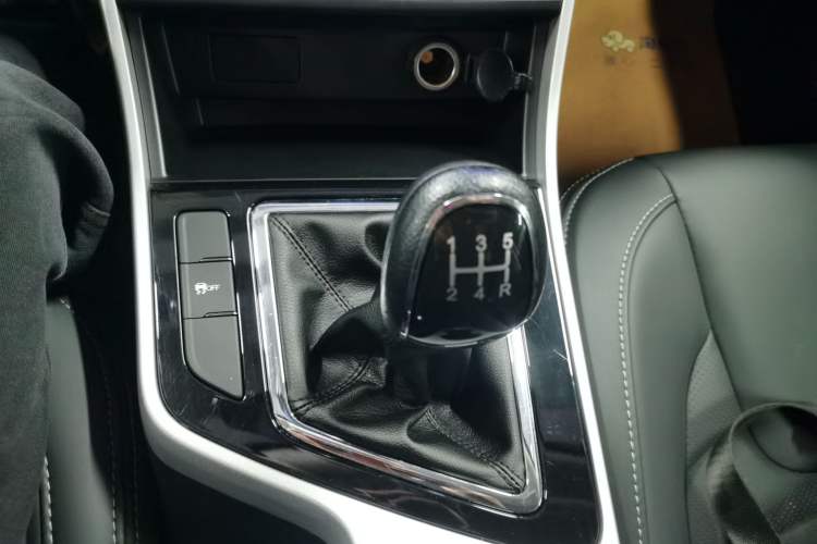 Used Chery Arrizo 5 2019 Facelifted PRO 1.5L Manual Youth Edition China VI Standard Gear Lever