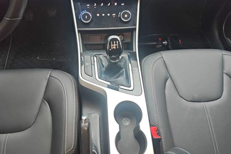 Used Chery Arrizo 5 2019 Facelifted PRO 1.5L Manual Youth Edition China VI Standard Gear Lever