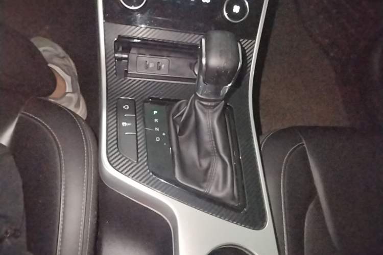 Used Chery Arrizo 5 2019 1.5L CVT Leisure Edition China V standard Gear Lever