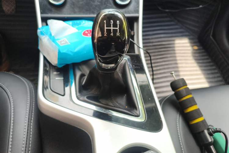 Used Chery Arrizo 5 2019 PRO 1.5L Manual Youth Edition China VI compliant Gear Lever