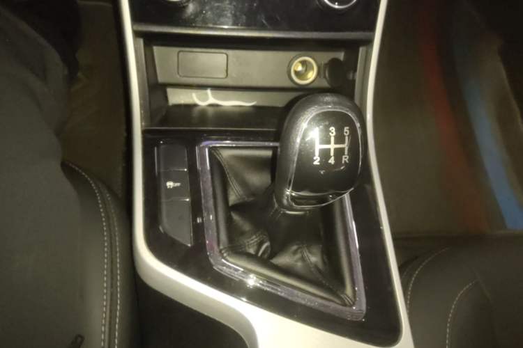 Used Chery Arrizo 5 2019 Facelifted PRO 1.5L Manual Youth Edition China VI Standard Gear Lever