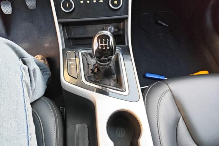Used Chery Arrizo 5 2019 Facelifted PRO 1.5L Manual Youth Edition China VI Standard Gear Lever