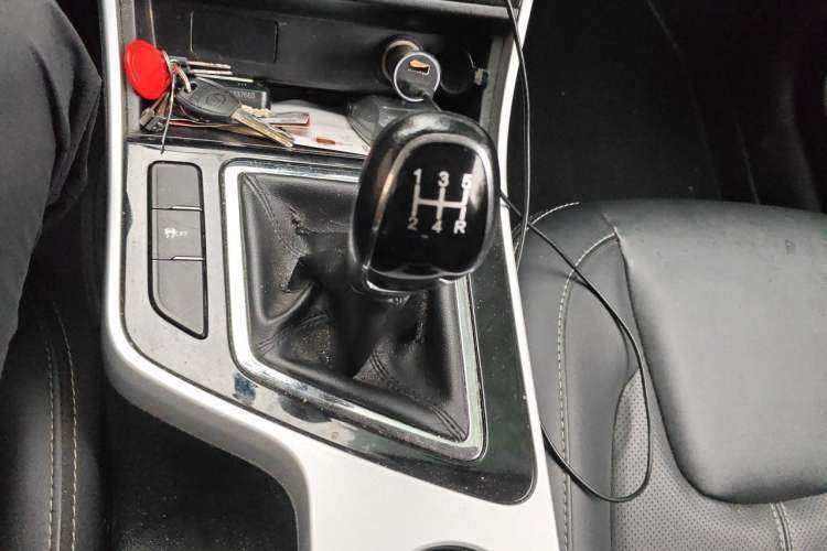 Used Chery Arrizo 5 2019 PRO 1.5L Manual Youth Edition China VI compliant Gear Lever