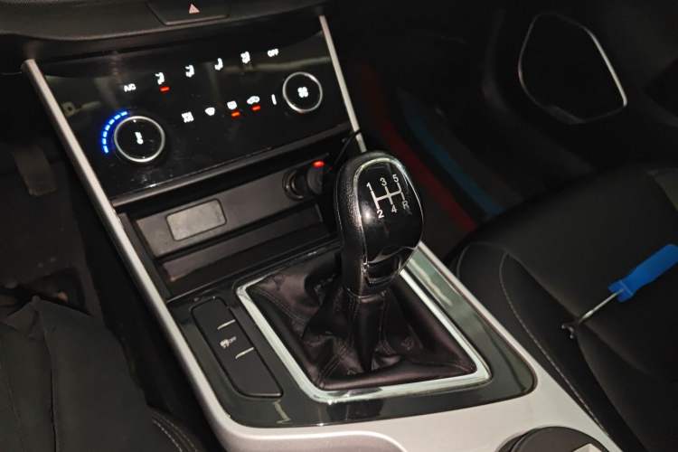 Used Chery Arrizo 5 2019 Facelifted PRO 1.5L Manual Youth Edition China VI Standard Gear Lever