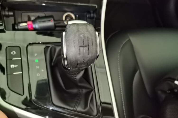 Used Chery Arrizo 5 2019 1.5L CVT Leisure Edition China V standard Gear Lever