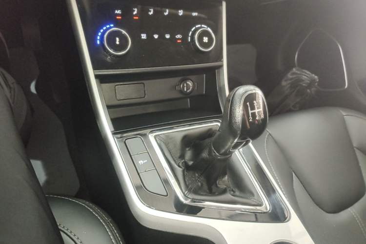 Used Chery Arrizo 5 2019 Facelifted PRO 1.5L Manual Youth Edition China VI Standard Gear Lever