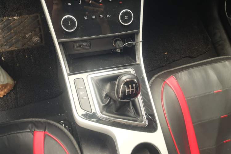 Used Chery Arrizo 5 2019 Facelifted PRO 1.5L Manual Youth Edition China VI Standard Gear Lever
