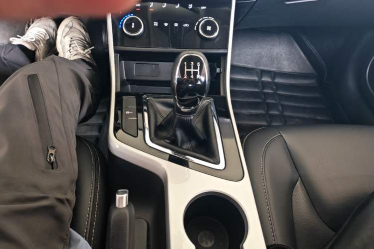 Used Chery Arrizo 5 2019 Facelifted PRO 1.5L Manual Youth Edition China VI Standard Gear Lever
