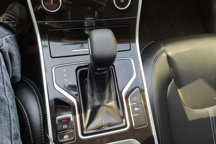 Used Chery Arrizo 5 2019 Revised PRO 1.5L CVT Youth Edition China VI Standard Gear Lever