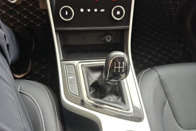 Used Chery Arrizo 5 2019 Facelifted PRO 1.5L Manual Youth Edition China VI Standard Gear Lever