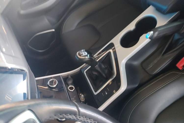 Used Chery Arrizo 5 2019 Facelifted PRO 1.5L Manual Youth Edition China VI Standard Gear Lever