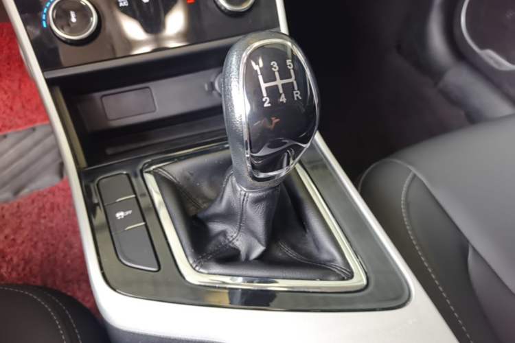 Used Chery Arrizo 5 2019 Facelifted PRO 1.5L Manual Youth Edition China VI Standard Gear Lever