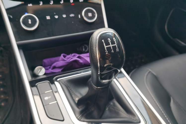 Used Chery Arrizo 5 2019 Facelifted PRO 1.5L Manual Youth Edition China VI Standard Gear Lever