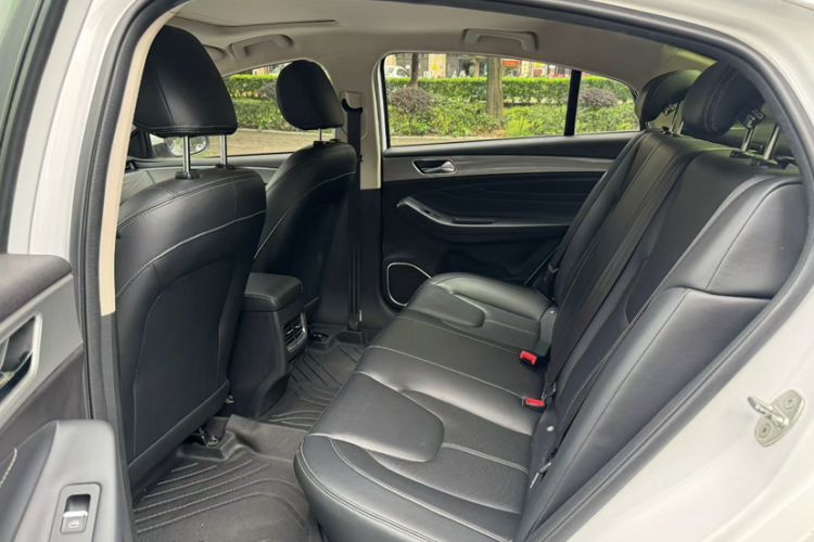 Used Chery Arrizo 5 2019 1.5L CVT Leisure Edition China V standard Interior 2
