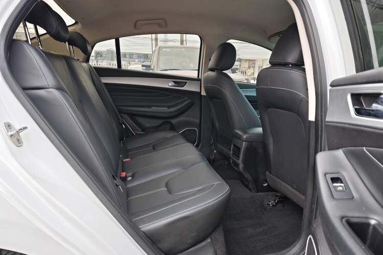 Used Chery Arrizo 5 2019 Facelifted PRO 1.5L Manual Youth Edition China VI Standard Interior 5