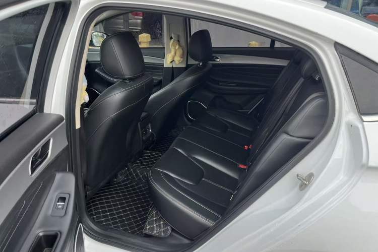 Used Chery Arrizo 5 2019 PRO 1.5L CVT Active Edition China VI Interior 6