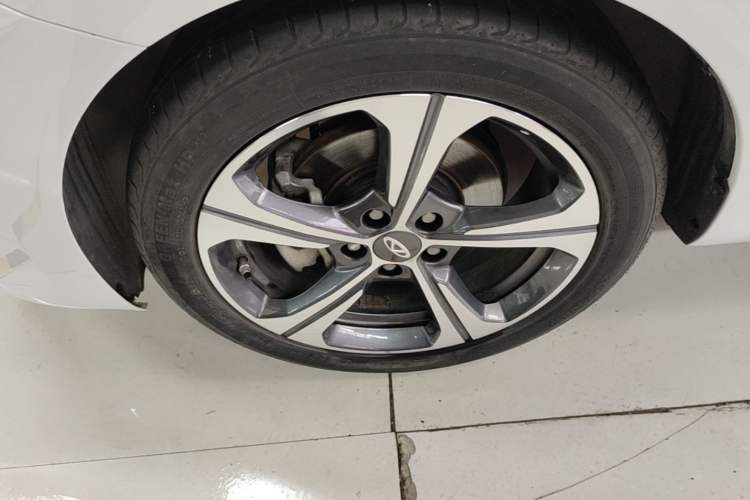Used Chery Arrizo 5 2019 PRO 1.5L Manual Youth Edition China VI compliant Left Front Wheel Hub