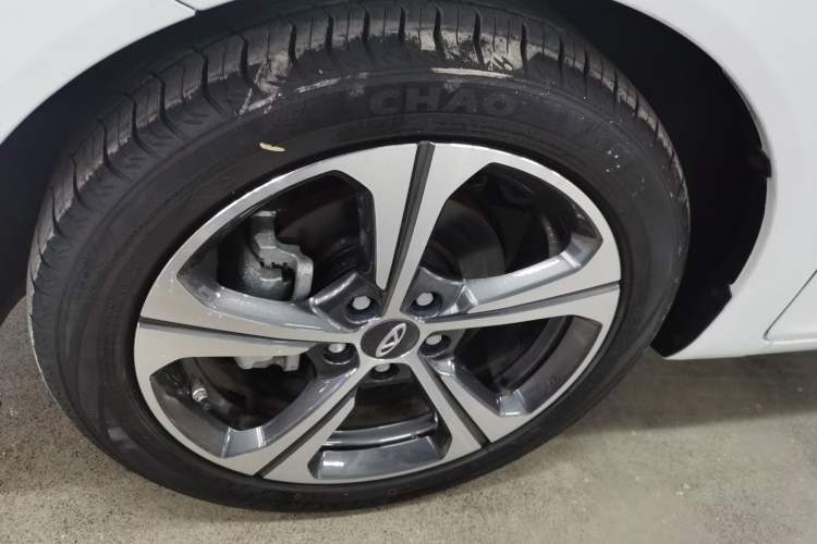 Used Chery Arrizo 5 2019 Facelifted PRO 1.5L Manual Youth Edition China VI Standard Left Front Wheel Hub