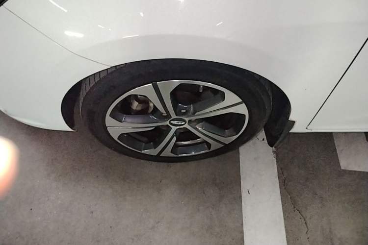 Used Chery Arrizo 5 2019 1.5L CVT Leisure Edition China V standard Left Front Wheel Hub