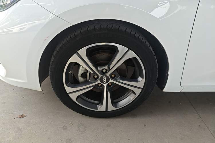 Used Chery Arrizo 5 2019 Revised PRO 1.5L CVT Youth Edition China VI Standard Left Front Wheel Hub