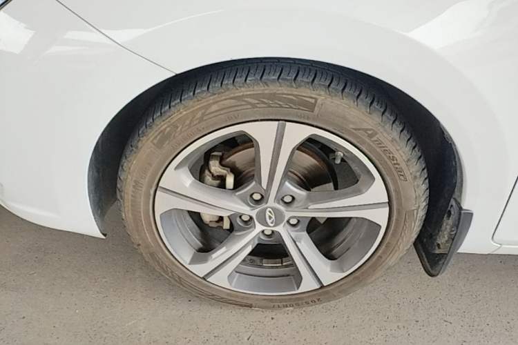 Used Chery Arrizo 5 2019 Facelifted PRO 1.5L Manual Youth Edition China VI Standard Left Front Wheel Hub