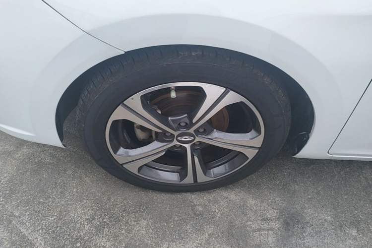 Used Chery Arrizo 5 2019 Facelifted PRO 1.5L Manual Youth Edition China VI Standard Left Front Wheel Hub