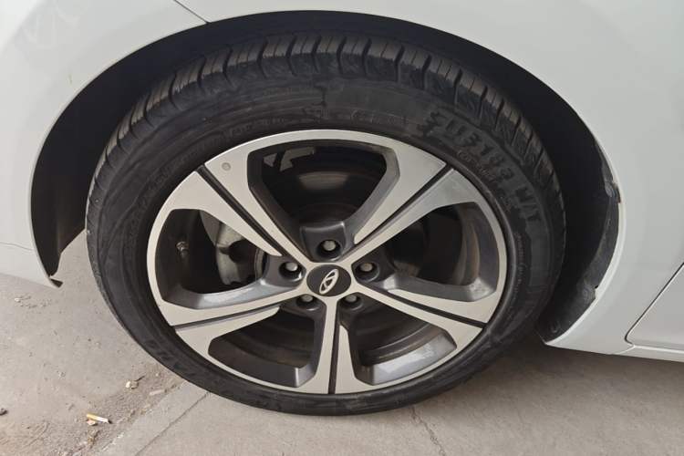 Used Chery Arrizo 5 2019 Facelifted PRO 1.5L Manual Youth Edition China VI Standard Left Front Wheel Hub