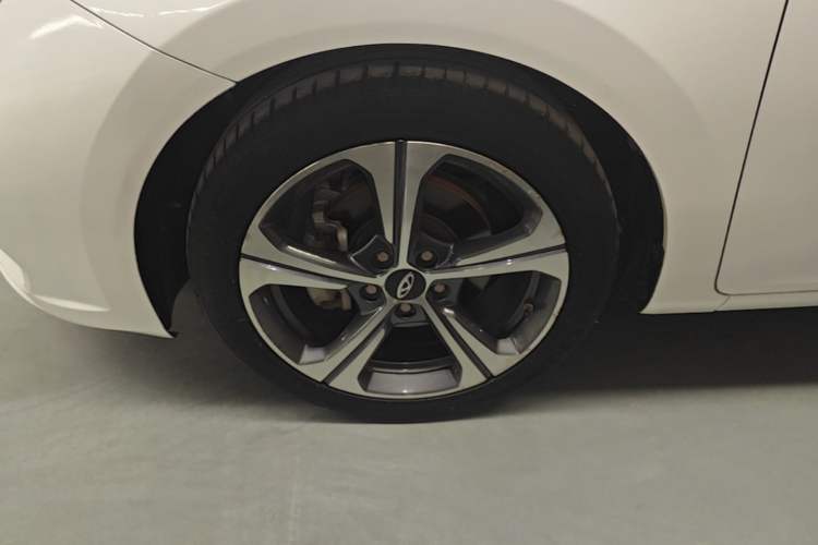 Used Chery Arrizo 5 2019 Revised PRO 1.5L CVT Youth Edition China VI Standard Left Front Wheel Hub