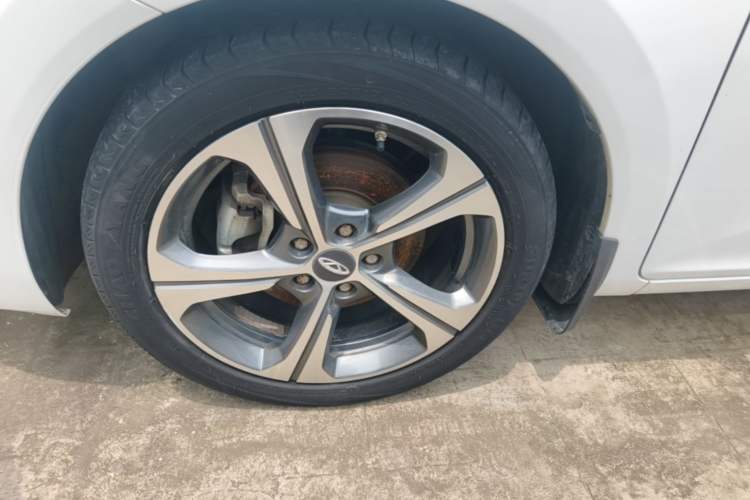 Used Chery Arrizo 5 2019 Facelifted PRO 1.5L Manual Youth Edition China VI Standard Left Front Wheel Hub