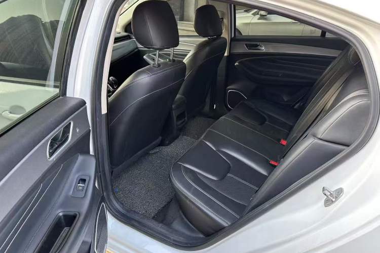 Used Chery Arrizo 5 2019 Facelifted PRO 1.5L Manual Youth Edition China VI Standard Left Rear Seat