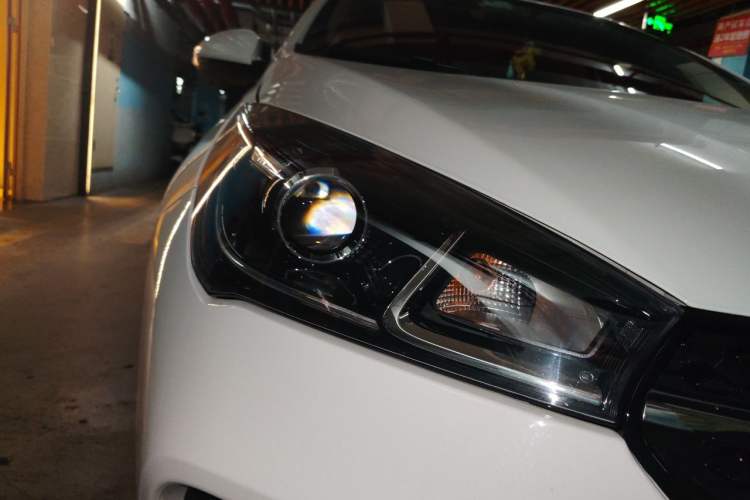 Used Chery Arrizo 5 2019 Revised PRO 1.5L CVT Youth Edition China VI Standard Right Front Headlight