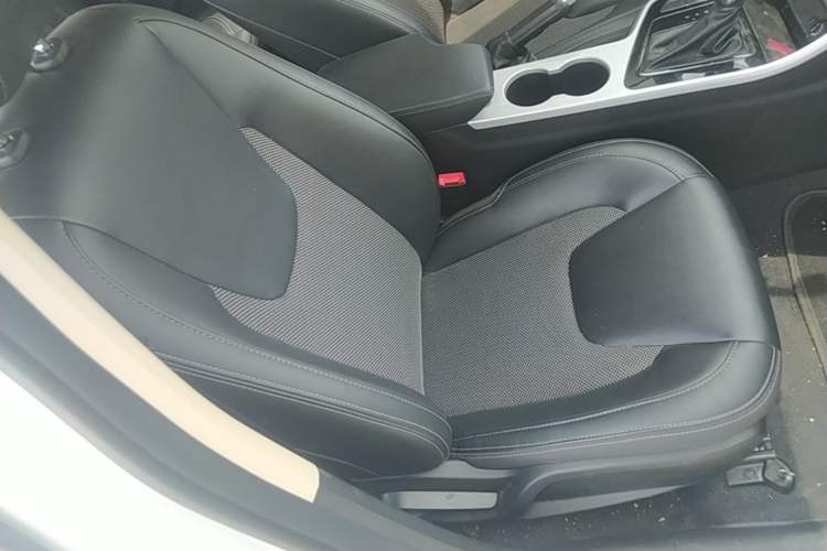 Used Chery Arrizo 5 2019 1.5L CVT Youth Edition China V Standard Right Front Seat