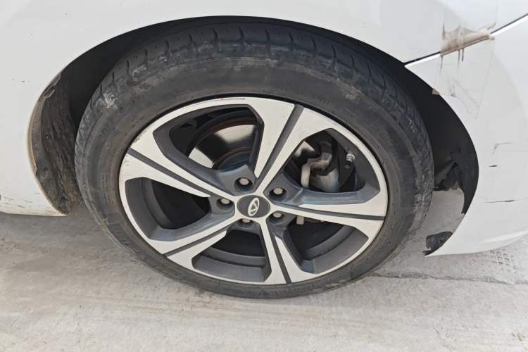 Used Chery Arrizo 5 2019 Revised PRO 1.5L CVT Youth Edition China VI Standard Right Front Wheel Hub