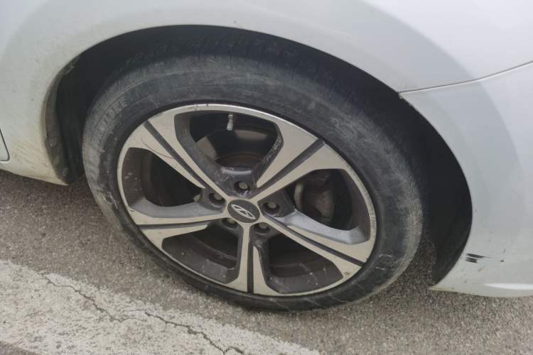 Used Chery Arrizo 5 2019 1.5L Manual New Youth Edition China VI Standard Right Front Wheel Hub