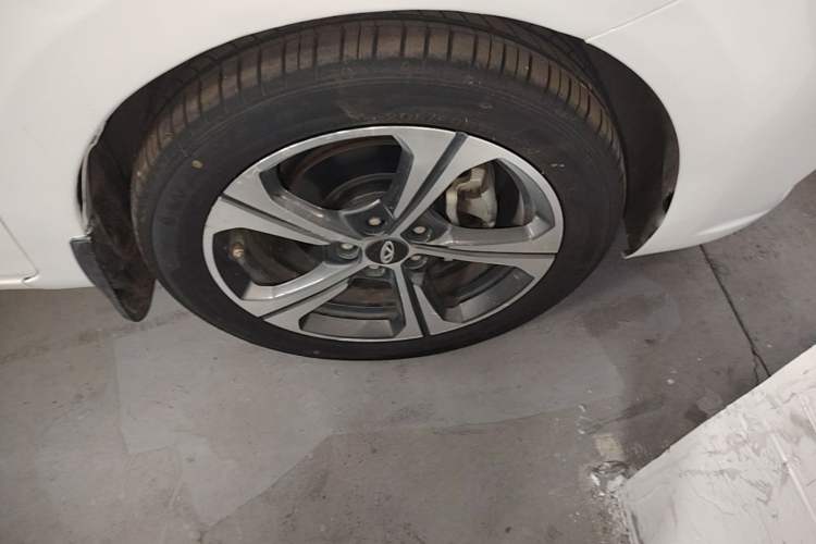 Used Chery Arrizo 5 2019 Revised PRO 1.5L CVT Youth Edition China VI Standard Right Front Wheel Hub
