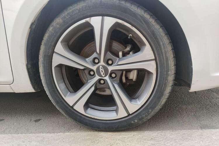 Used Chery Arrizo 5 2019 1.5L CVT New Freedom Edition China VI Standard Right Front Wheel Hub