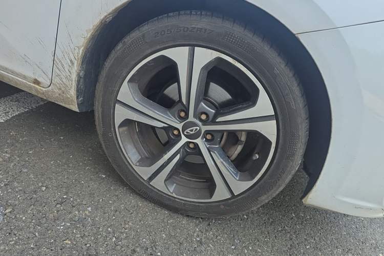 Used Chery Arrizo 5 2019 1.5L CVT New Freedom Edition China VI Standard Right Front Wheel Hub