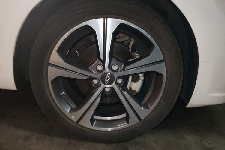 Used Chery Arrizo 5 2019 Revised PRO 1.5L CVT Youth Edition China VI Standard Right Front Wheel Hub