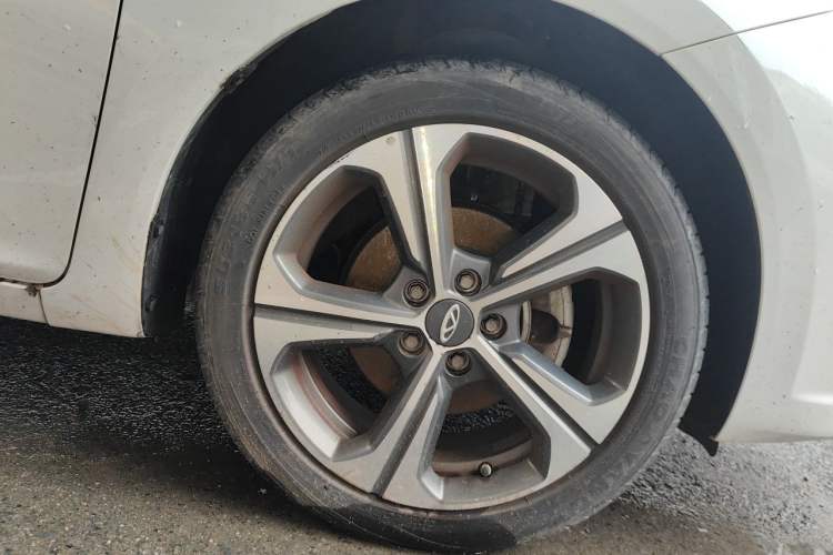 Used Chery Arrizo 5 2019 Facelifted PRO 1.5L Manual Youth Edition China VI Standard Right Front Wheel Hub