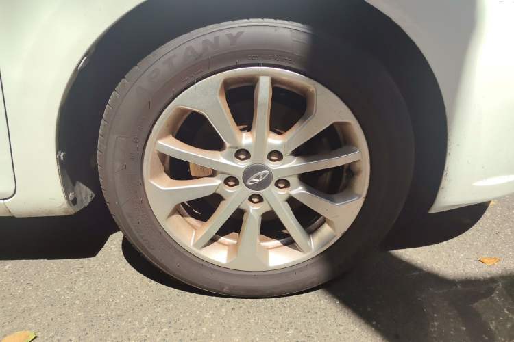 Used Chery Arrizo 5 2019 1.5L Manual Youth Edition China V Standard Right Front Wheel Hub